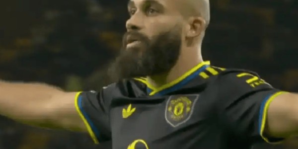 4-1横扫副班长！B费双响引爆全场，曼联杀回前六剑指争四